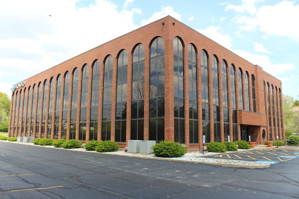 Midwest Plaza Center: 2115 Butterfield Rd, Oak Brook, IL 60523